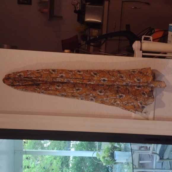 This is a new mustard colored or orange purse with matching scarf. - Picture 4 of 4